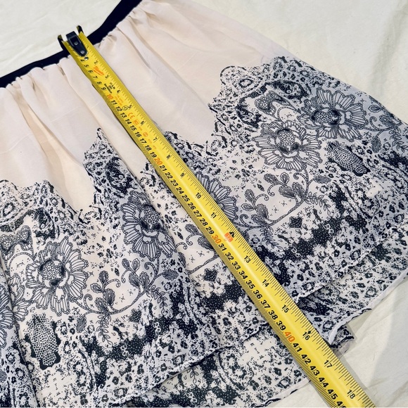 Like New‼️American Eagle Outfitters Cream&Black Chiffon Mini Ballet Skirt, Sz S - Picture 9 of 10